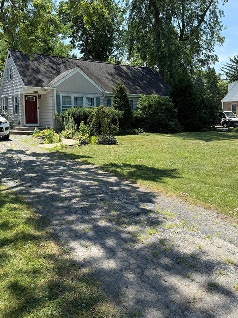 Tiny photo for 47 W Algonquin Road, Des Plaines, IL 60016 (MLS # 12696487)