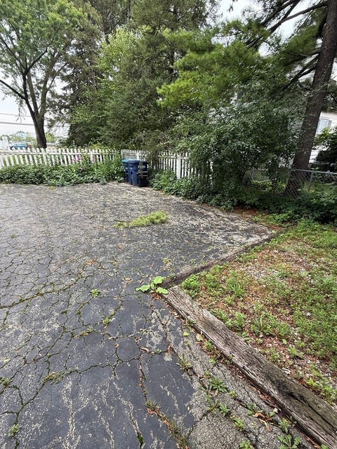 Tiny photo for 47 W Algonquin Road, Des Plaines, IL 60016 (MLS # 12696487)