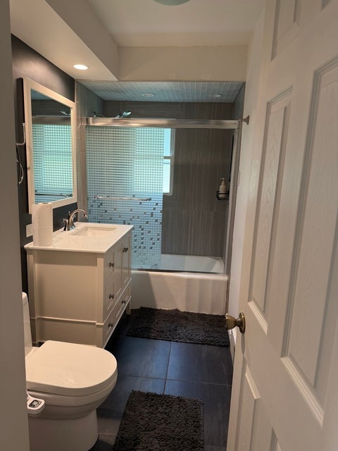 Tiny photo for 47 W Algonquin Road, Des Plaines, IL 60016 (MLS # 12696487)