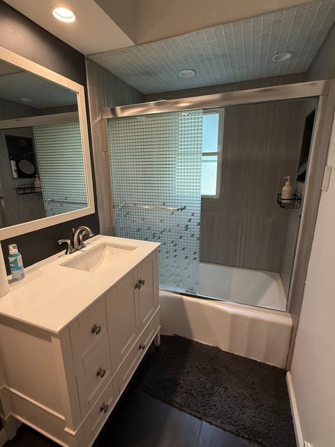 Tiny photo for 47 W Algonquin Road, Des Plaines, IL 60016 (MLS # 12696487)