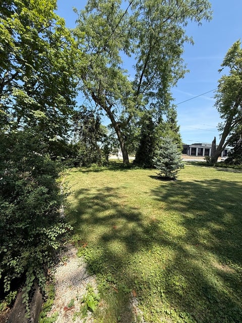 Tiny photo for 47 W Algonquin Road, Des Plaines, IL 60016 (MLS # 12696487)