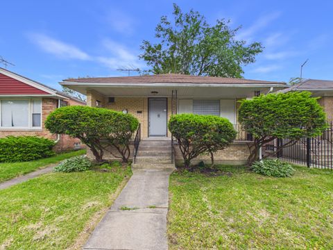 Photo of 703 W 116th Street, Chicago, IL 60628 (MLS # 12656679)