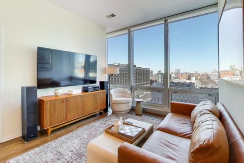 Tiny photo for 500 W SUPERIOR Street #608, Chicago, IL 60654 (MLS # 12561381)