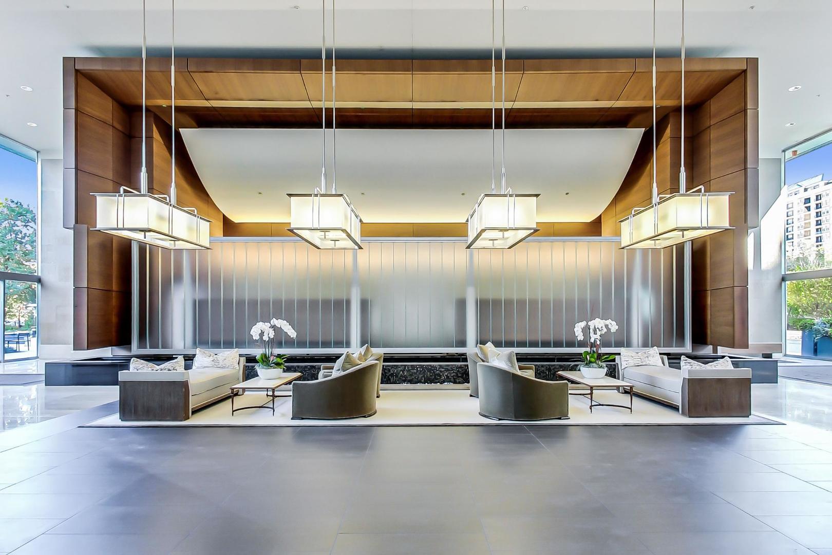 500 W SUPERIOR Street 608