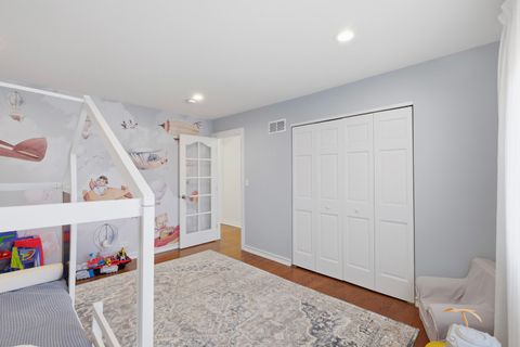 Tiny photo for 532 Lois Court, Mount Prospect, IL 60056 (MLS # 12583930)