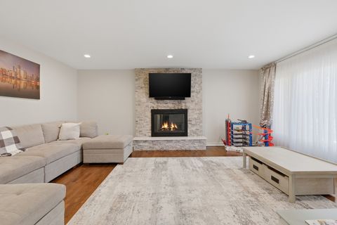 Tiny photo for 532 Lois Court, Mount Prospect, IL 60056 (MLS # 12583930)