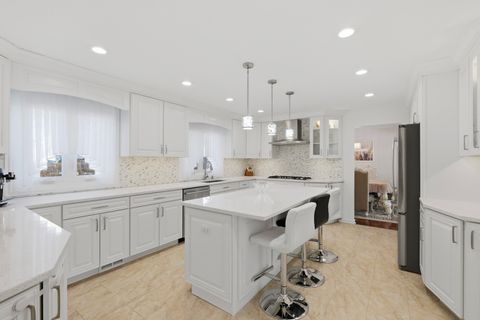 Tiny photo for 532 Lois Court, Mount Prospect, IL 60056 (MLS # 12583930)