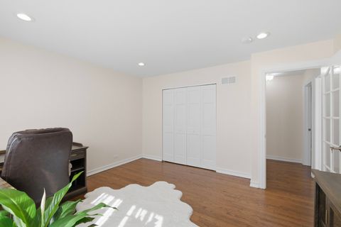 Tiny photo for 532 Lois Court, Mount Prospect, IL 60056 (MLS # 12583930)