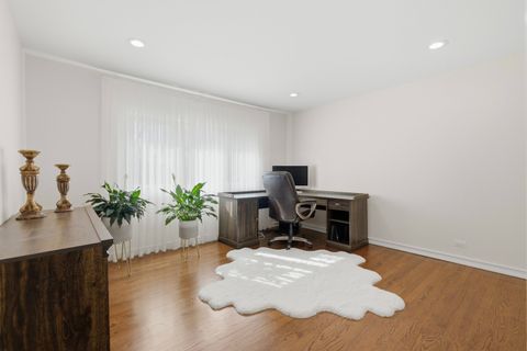 Tiny photo for 532 Lois Court, Mount Prospect, IL 60056 (MLS # 12583930)