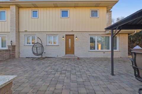 Tiny photo for 532 Lois Court, Mount Prospect, IL 60056 (MLS # 12583930)