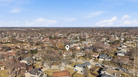 Tiny photo for 532 Lois Court, Mount Prospect, IL 60056 (MLS # 12583930)