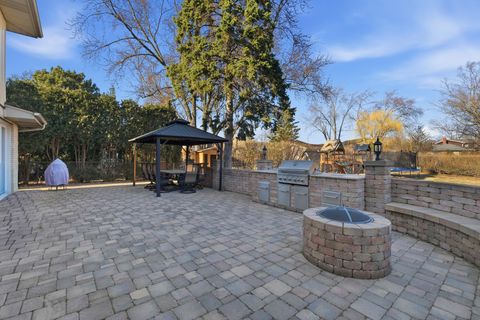 Tiny photo for 532 Lois Court, Mount Prospect, IL 60056 (MLS # 12583930)