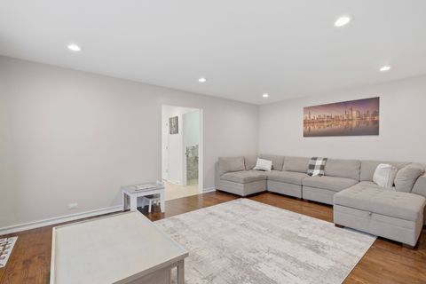 Tiny photo for 532 Lois Court, Mount Prospect, IL 60056 (MLS # 12583930)