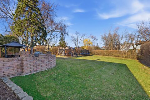 Tiny photo for 532 Lois Court, Mount Prospect, IL 60056 (MLS # 12583930)