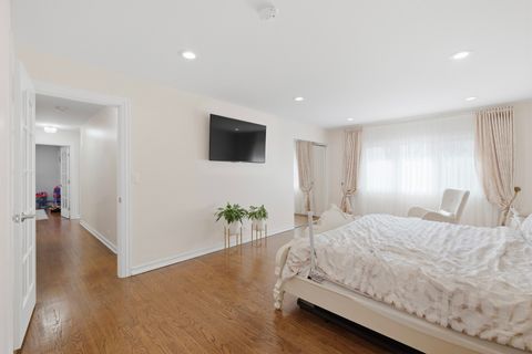 Tiny photo for 532 Lois Court, Mount Prospect, IL 60056 (MLS # 12583930)