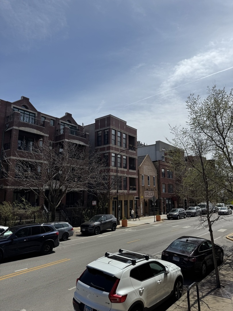 1948 N Damen Avenue