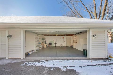 Tiny photo for 5937 N Sauganash Lane, Chicago, IL 60646 (MLS # 12559457)