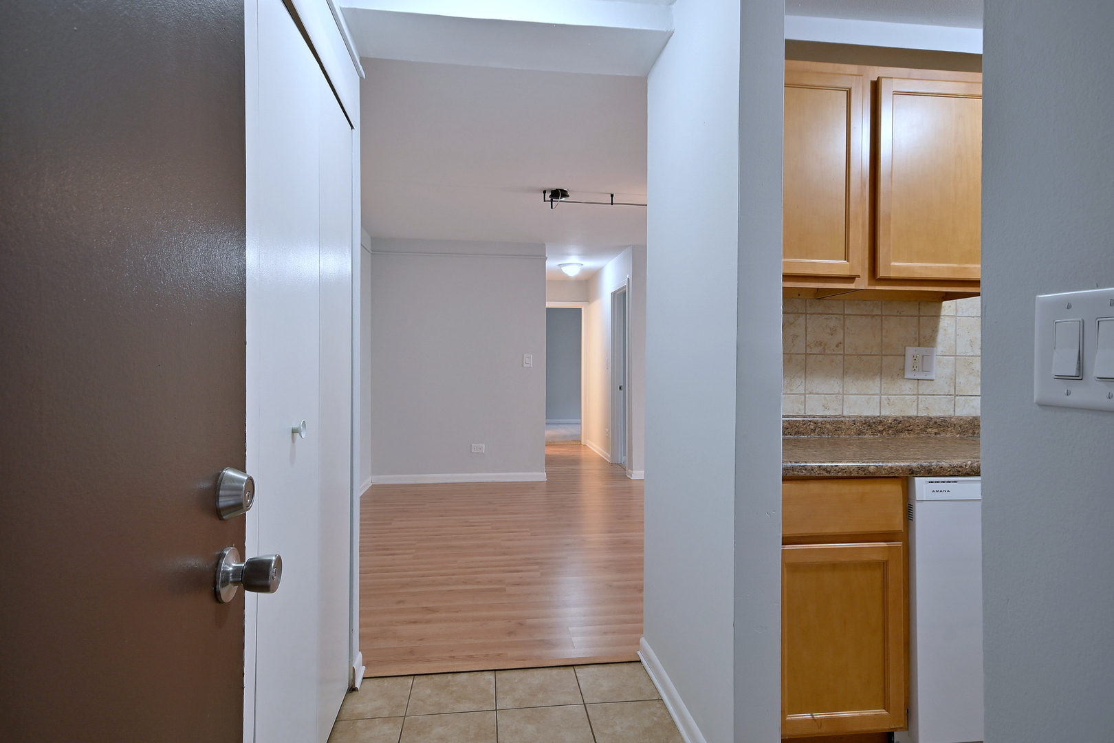 1806 Hemlock Place 105