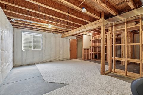 Tiny photo for 1570 Savannah Circle #A1, Davenport, IA 52807 (MLS # 12604038)