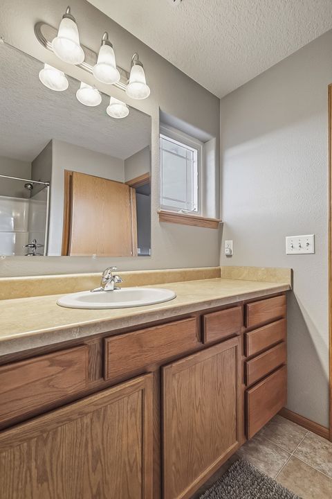 Tiny photo for 1570 Savannah Circle #A1, Davenport, IA 52807 (MLS # 12604038)