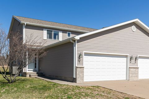 Photo of 1570 Savannah Circle #A1, Davenport, IA 52807 (MLS # 12604038)