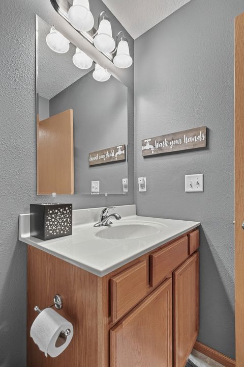 Tiny photo for 1570 Savannah Circle #A1, Davenport, IA 52807 (MLS # 12604038)