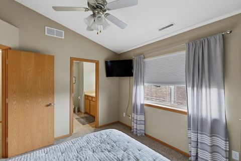 Tiny photo for 1570 Savannah Circle #A1, Davenport, IA 52807 (MLS # 12604038)