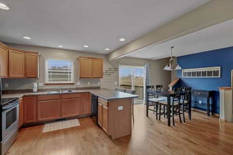 Tiny photo for 1570 Savannah Circle #A1, Davenport, IA 52807 (MLS # 12604038)