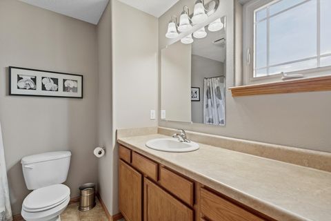 Tiny photo for 1570 Savannah Circle #A1, Davenport, IA 52807 (MLS # 12604038)