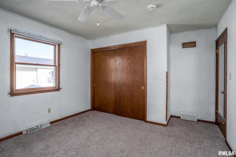 Tiny photo for 3812 N THORNWOOD Avenue, Davenport, IA 52806 (MLS # QC4269187)