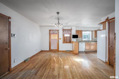 Tiny photo for 3812 N THORNWOOD Avenue, Davenport, IA 52806 (MLS # QC4269187)