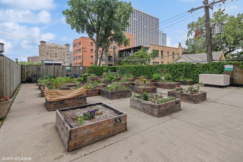 Tiny photo for 4250 N Marine Drive #827, Chicago, IL 60613 (MLS # 12500194)