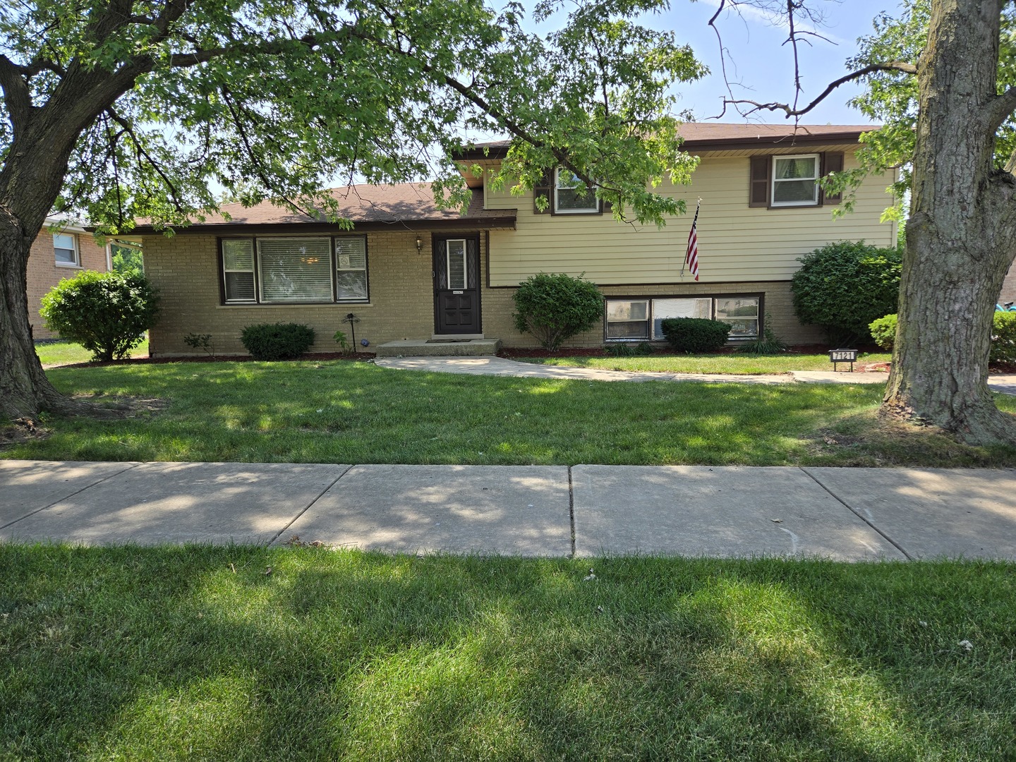 7121 W 82nd Street