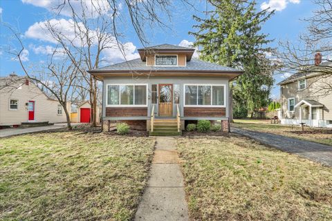 Photo of 809 W John Street, Champaign, IL 61820 (MLS # 12592650)