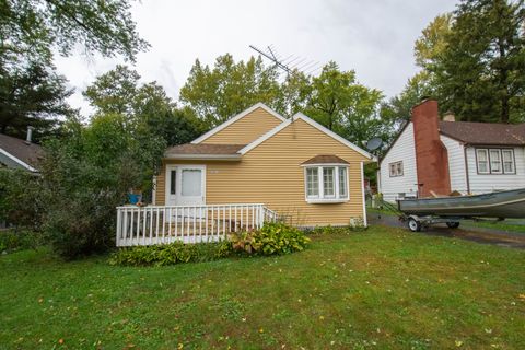 2801 N Orchard Drive Mccullom Lake IL 60050