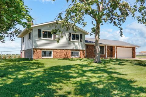 Tiny photo for 21184 ALLENTOWN Road, Pekin, IL 61554 (MLS # 12680876)