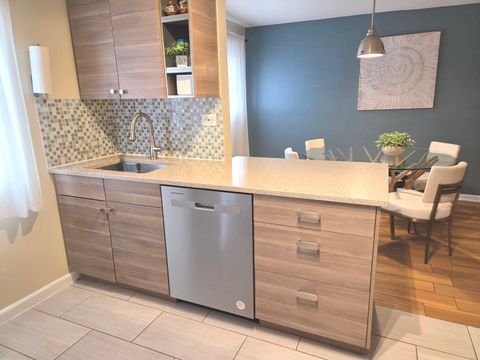 Tiny photo for 1236 W FARWELL Avenue #1B, Chicago, IL 60626 (MLS # 12670388)