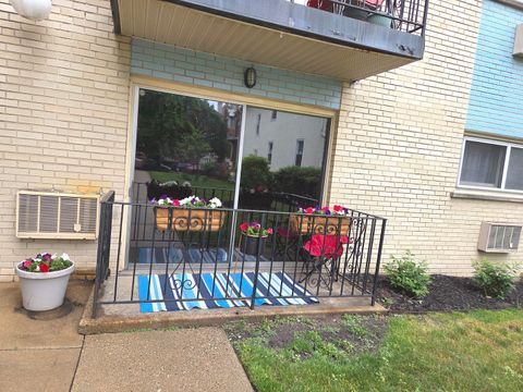 Tiny photo for 1236 W FARWELL Avenue #1B, Chicago, IL 60626 (MLS # 12670388)