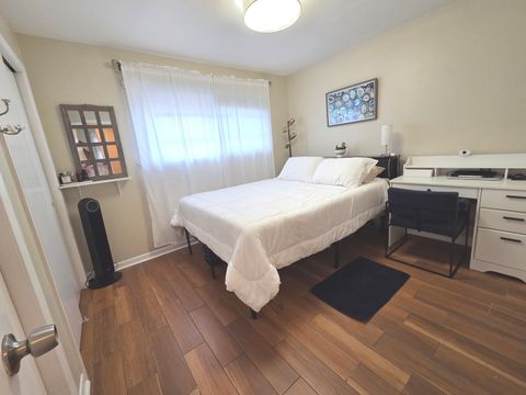 Tiny photo for 1236 W FARWELL Avenue #1B, Chicago, IL 60626 (MLS # 12670388)