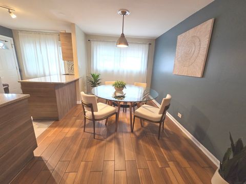 Tiny photo for 1236 W FARWELL Avenue #1B, Chicago, IL 60626 (MLS # 12670388)