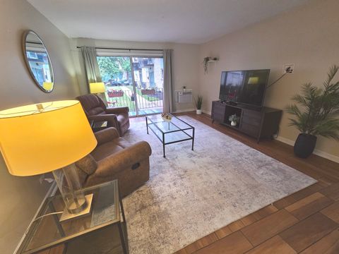 Tiny photo for 1236 W FARWELL Avenue #1B, Chicago, IL 60626 (MLS # 12670388)