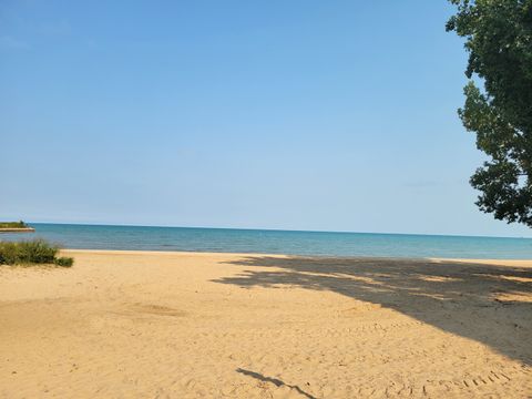 Tiny photo for 1236 W FARWELL Avenue #1B, Chicago, IL 60626 (MLS # 12670388)