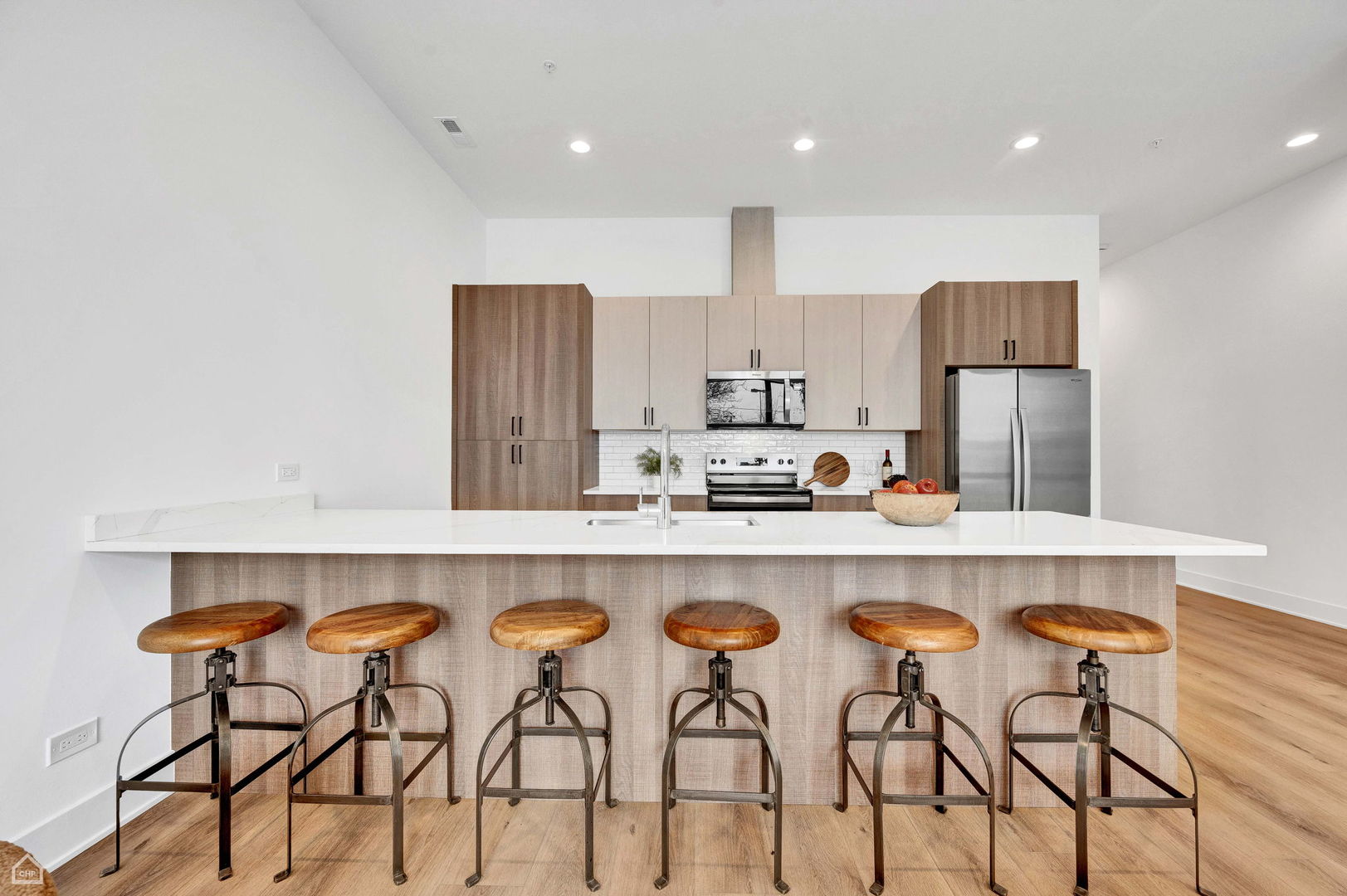 Chicago, Illinois 60608, United States, 3 Bedrooms Bedrooms, ,2 BathroomsBathrooms,Residential,Active,244049