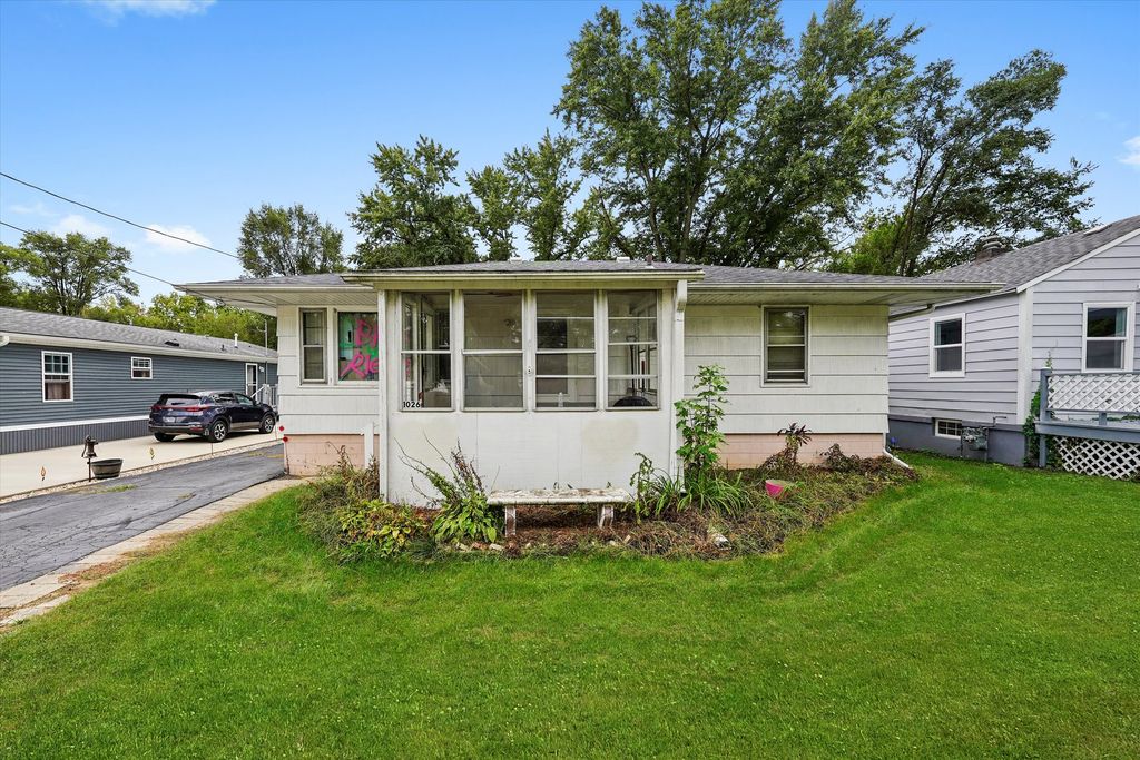 Photo for 1026 Catalpa Street, Marseilles, IL 61341 (MLS # 12397506)