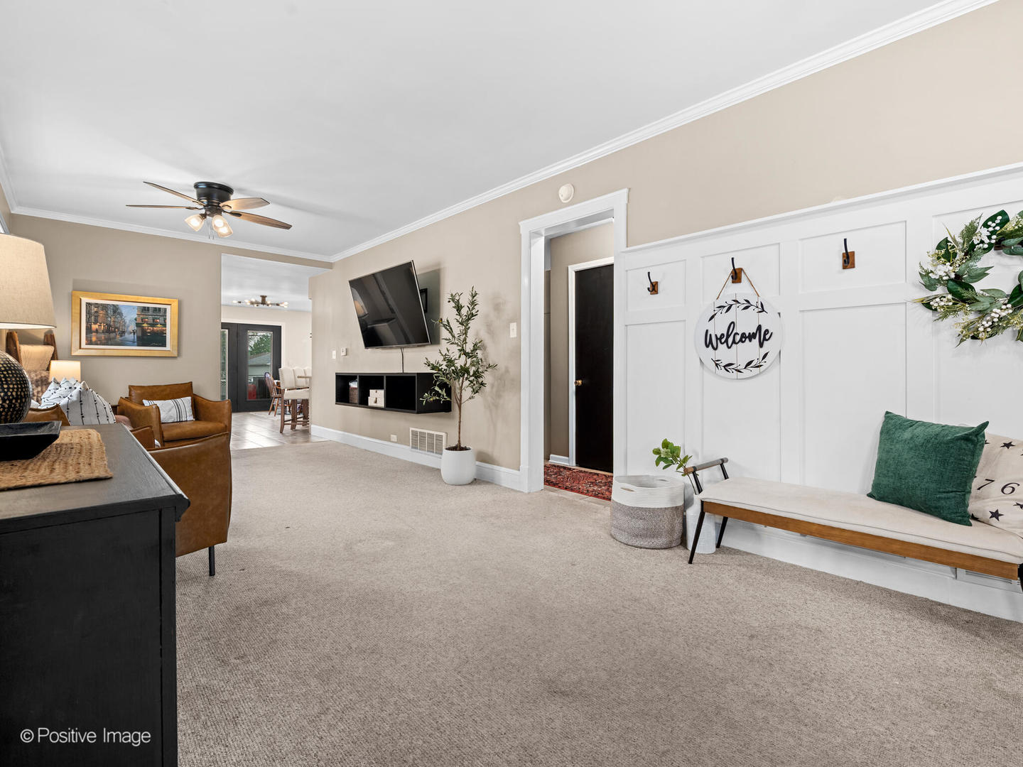 6085 N Nassau Avenue