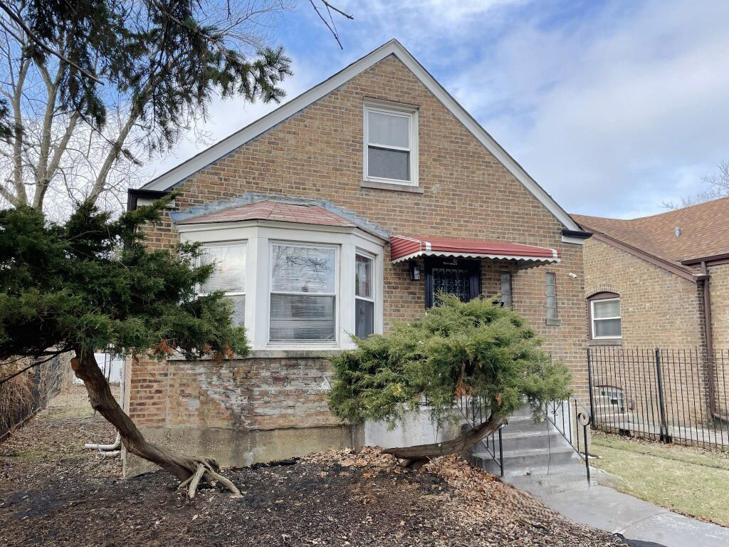 9640 S University Avenue