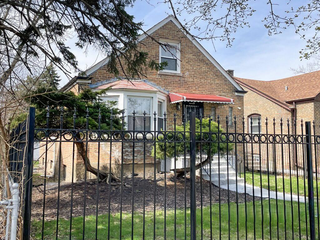 9640 S University Avenue