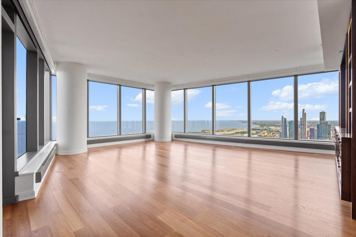 60 E Monroe Street 6102