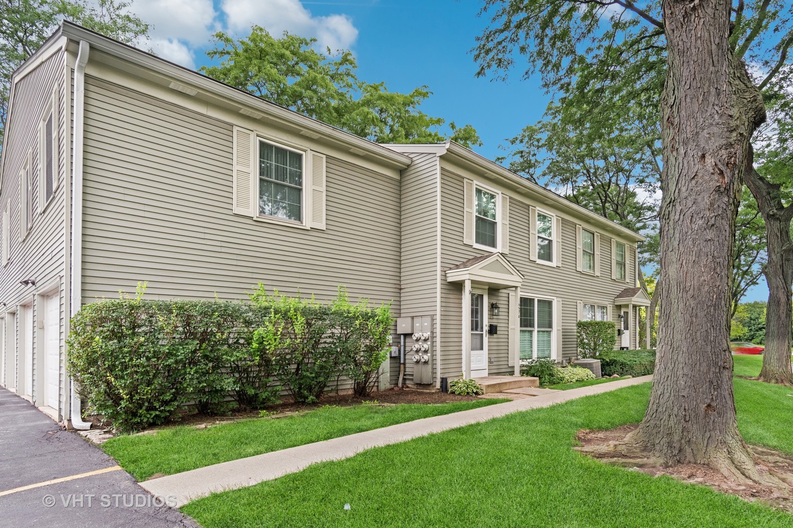 1657 Williamsburg Court E