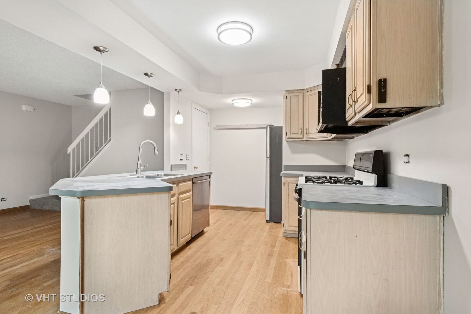 1657 Williamsburg Court E